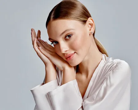 用户与移动端应用示意